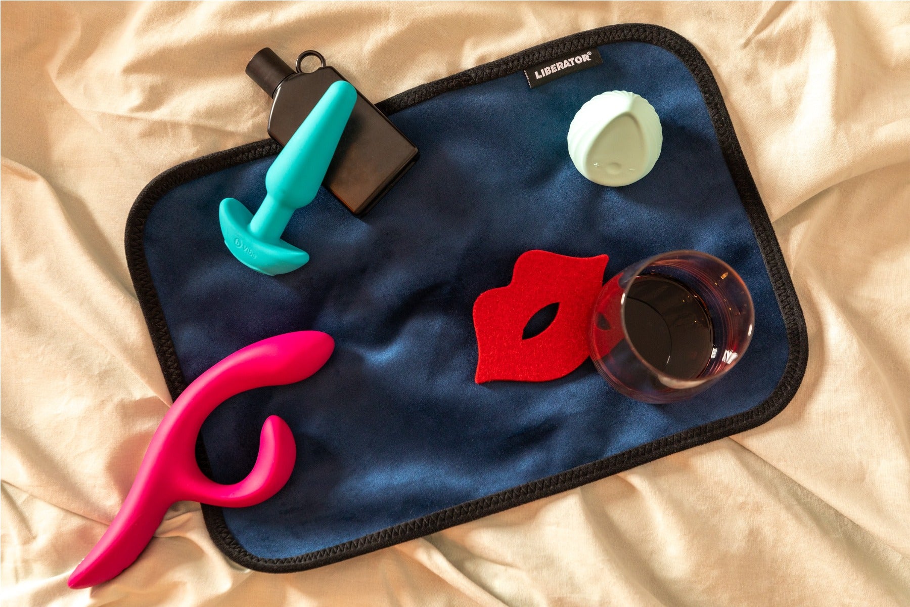 Fascinator Toy Pad