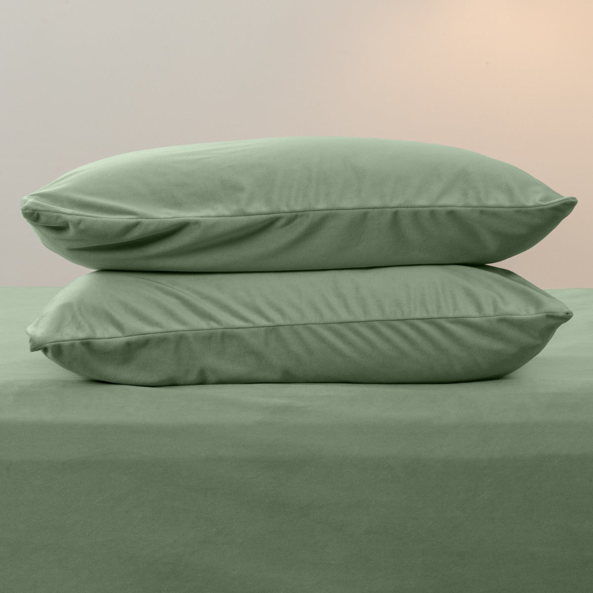 Vadot Velvet Sheets and Pillowcases in Sage Green