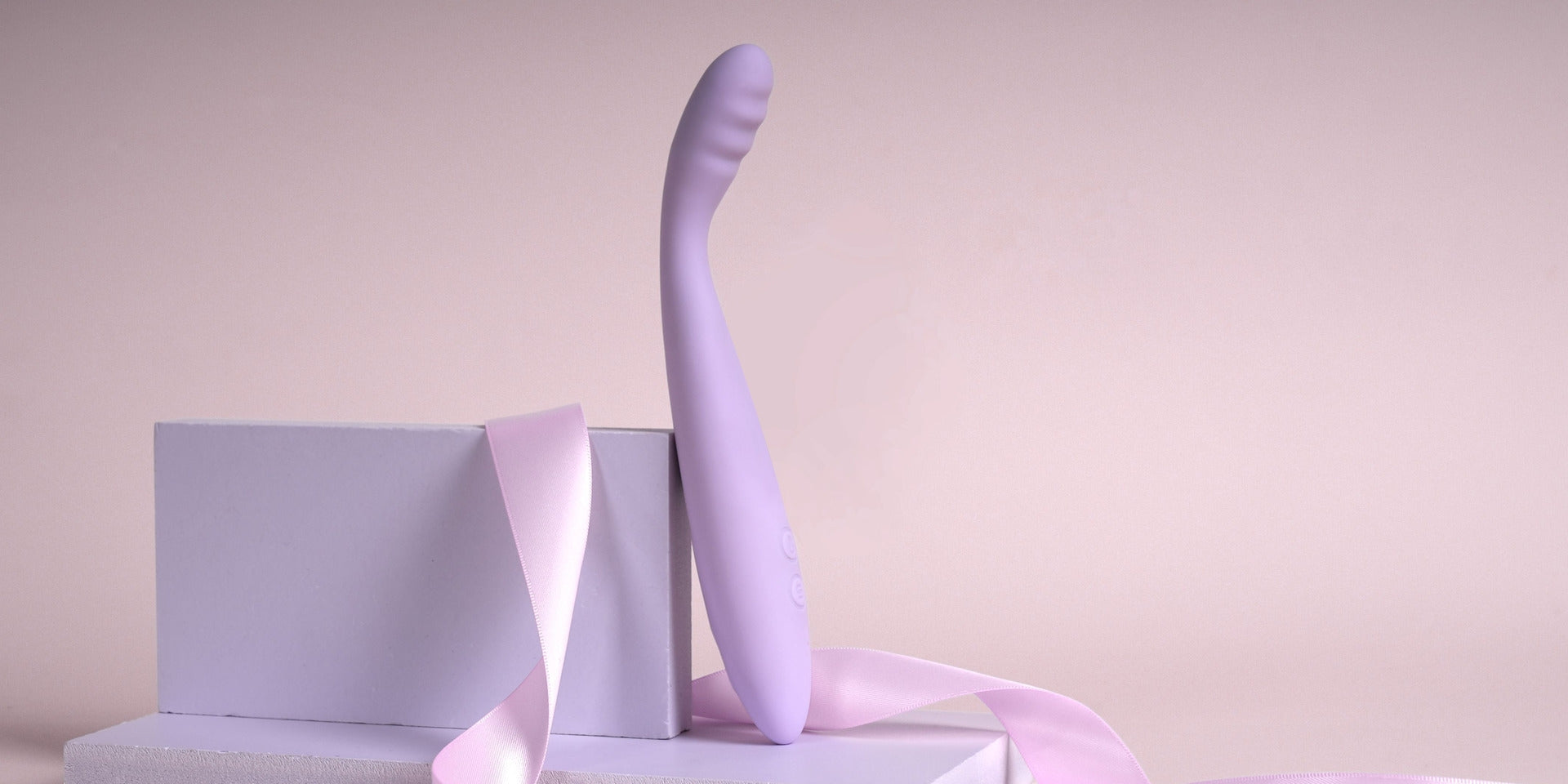 Lifestyle image of the Svakom Cici 2 slim g-spot vibrator