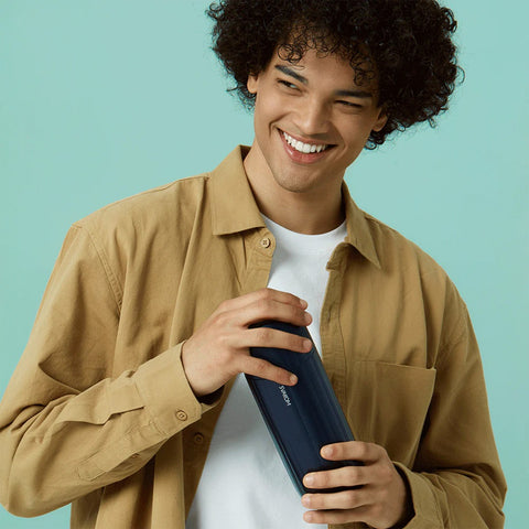 Sam Neo 2 Pro held by male model