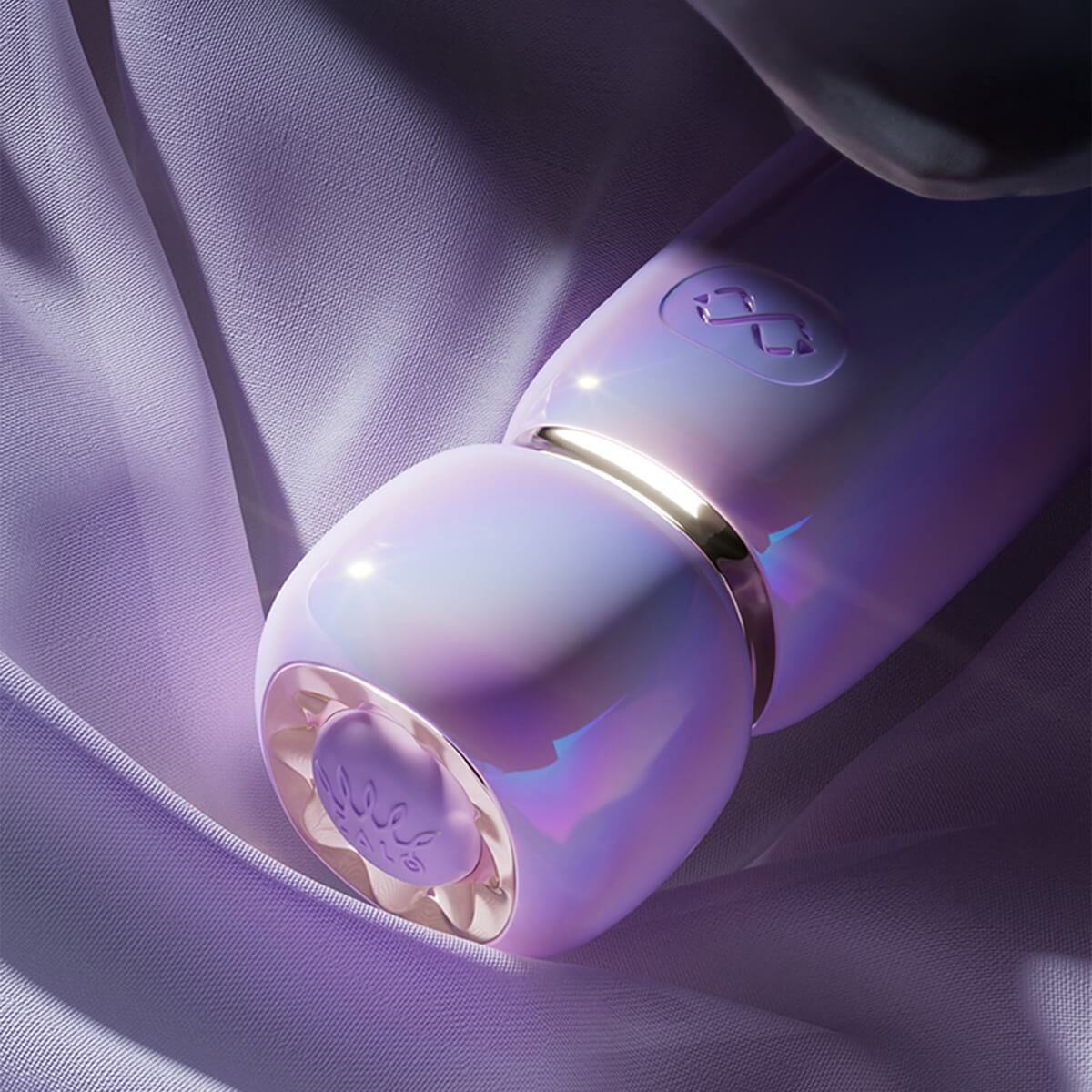 Lia bullet close-up in sheets