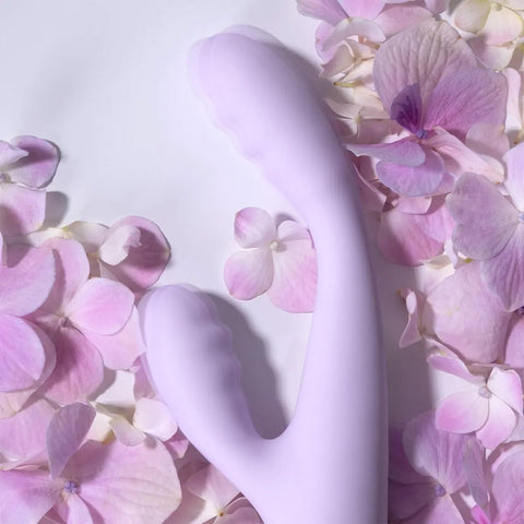 Cici+ 2 with flowers