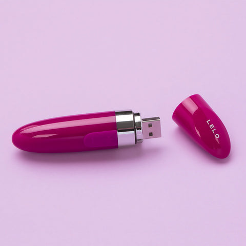Mia 3 opened up to reveal USB