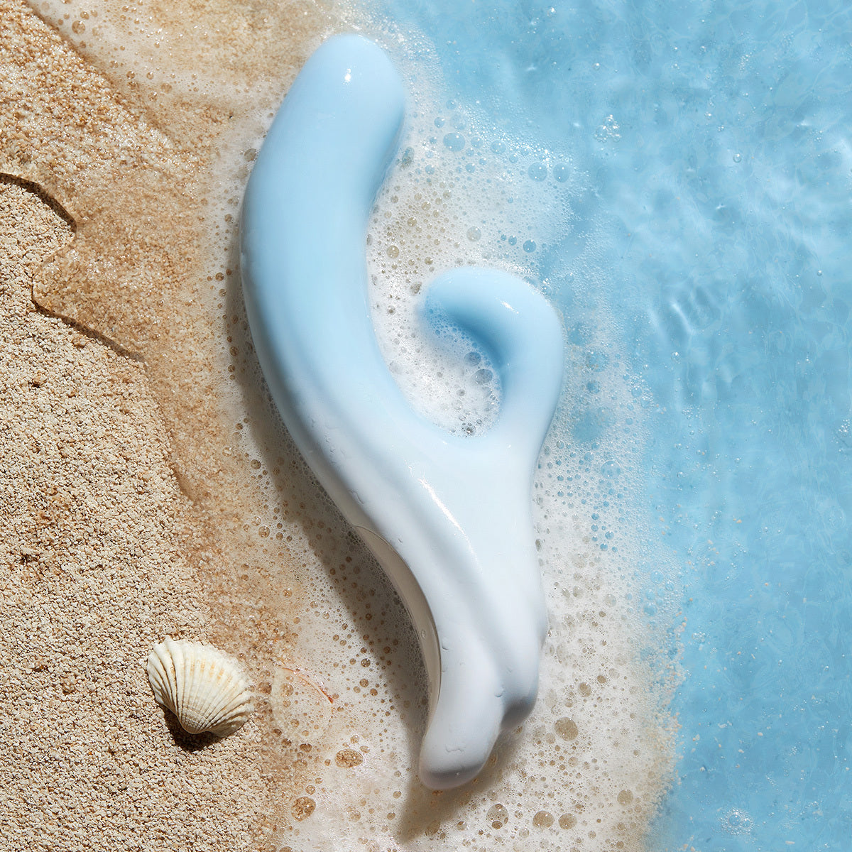 Osurging Clit Vibe & G-Spot Thruster by Osuga on the beach
