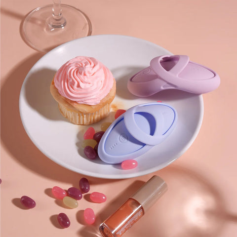 Echo 2 on plate with sweets