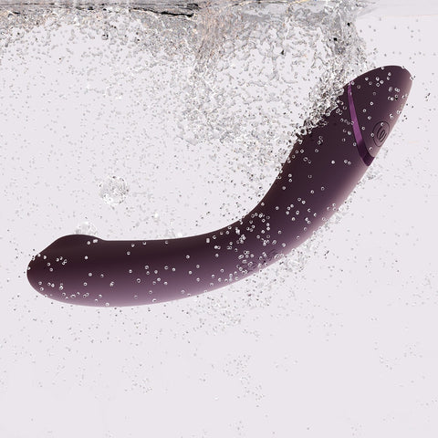 Womanizer OG Waterproof Vibrator Underwater, Aubergine
