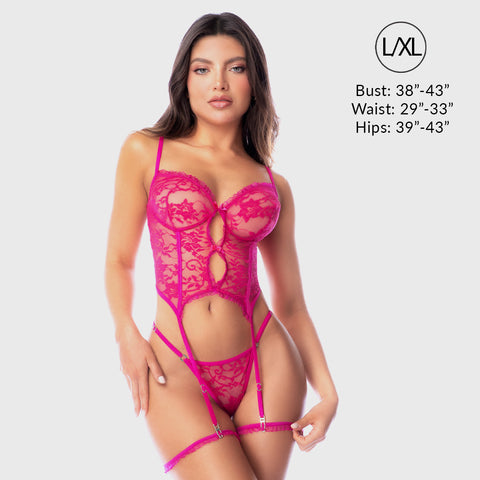 Model wearing a pink lace lingerie set with size information displayed.
