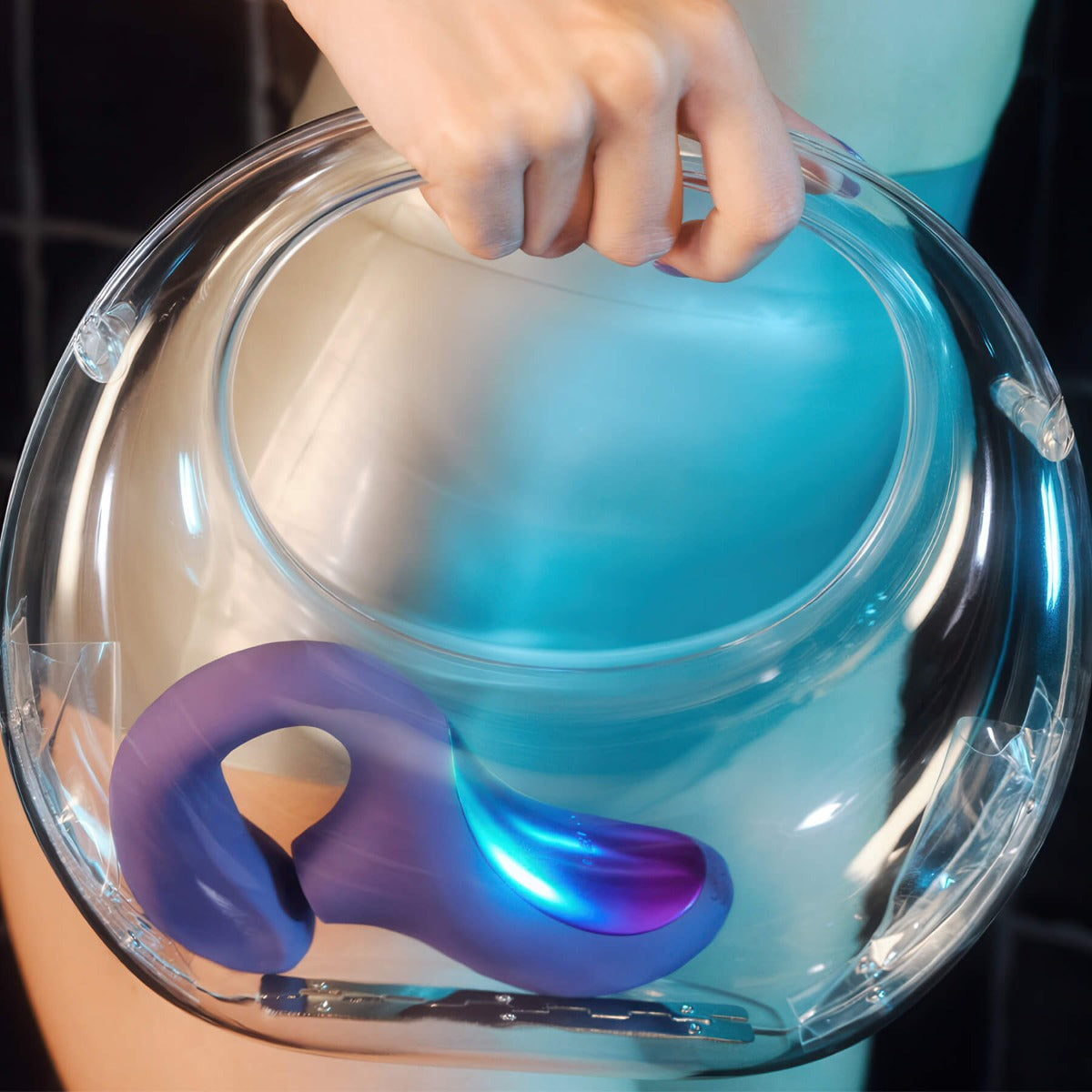 LELO Enigma wave lifestyle photo