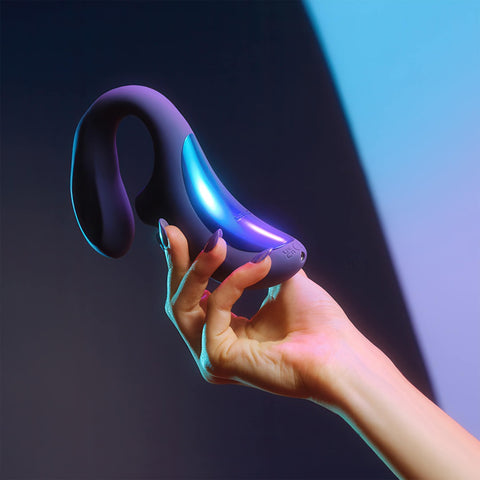 LELO Enigma Wave lifestyle photo