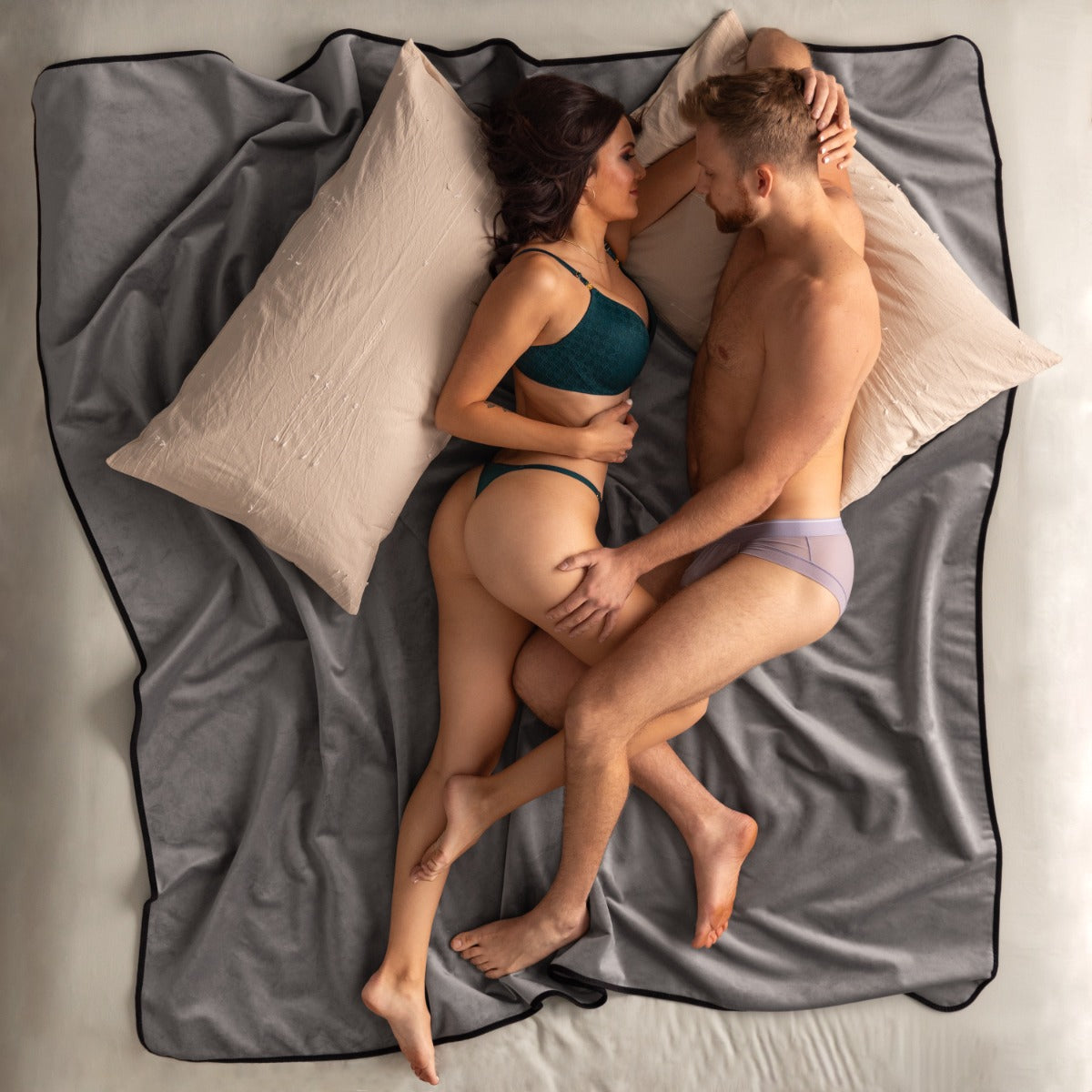  Man and woman having sex on Fascinator® King Waterproof Throw 