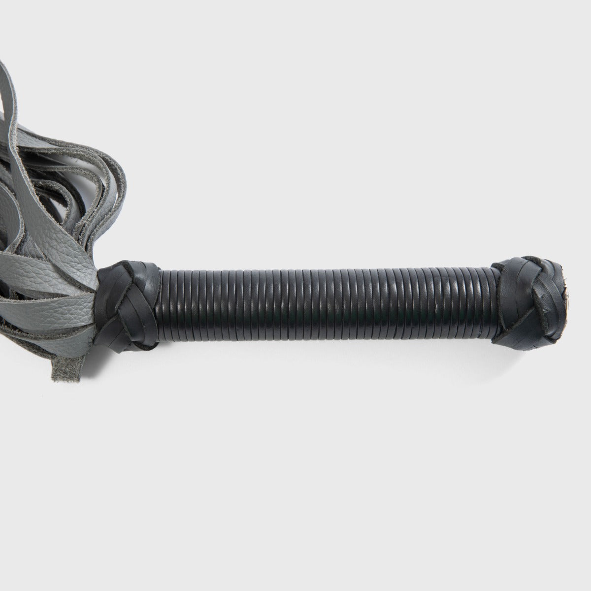 Dragontailz Intermediate Flogger handle only