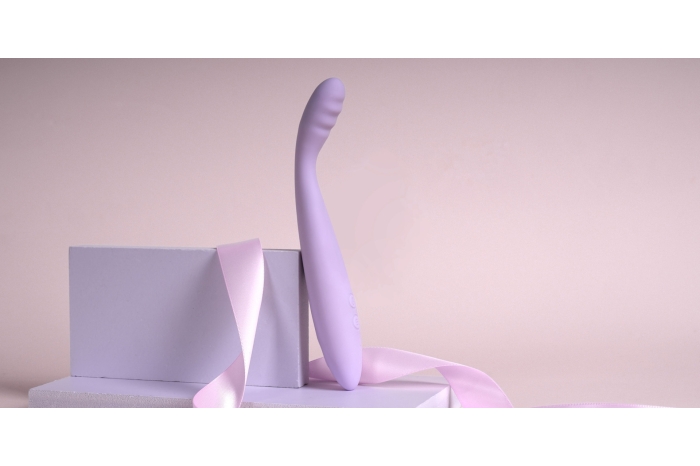Lifestyle image of the Svakom Cici 2 slim g-spot vibrator