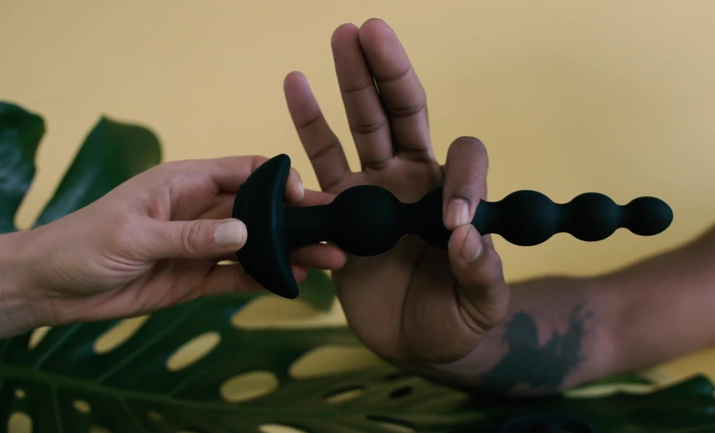 b-Vibe Vibrating Rimming Butt Plug 2